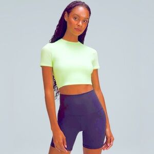 💚 Lululemon Wundermost Ultra-Soft Nulu Crewneck Cropped Tee
